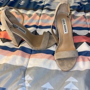 Super cute block heels!